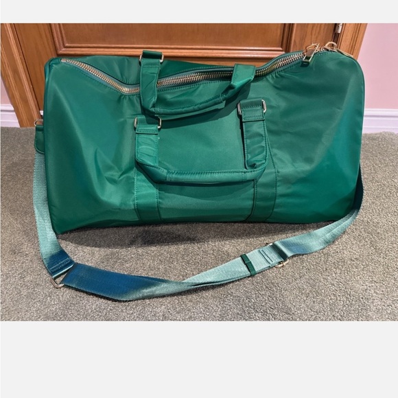 NWOT Stoney Clover Lane Emerald Duffel Bag - Picture 1 of 11